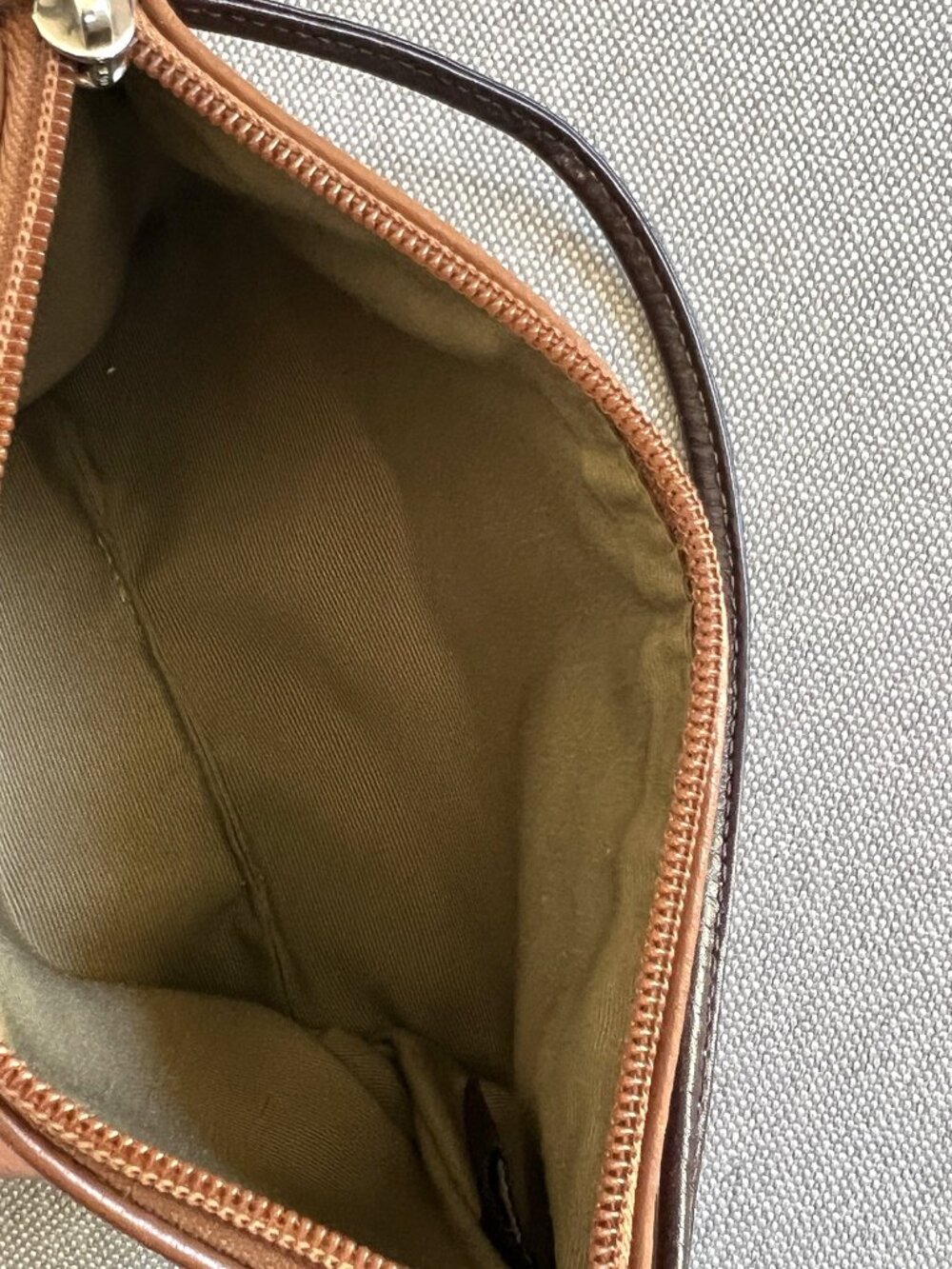 COACH Tan/Brown Leather Wristlet Classic Pebble Finish Zipper Top *Very Clean* - Picture 6 of 7